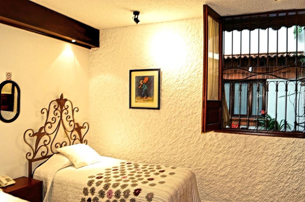 Hotel Meson De Los Remedios Morelia Zewnętrze zdjęcie