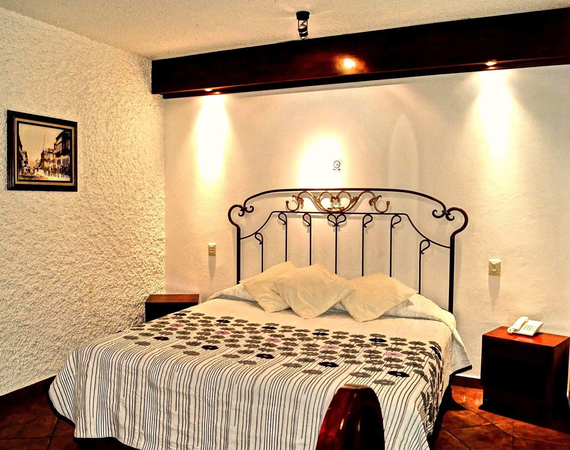 Hotel Meson De Los Remedios Morelia Zewnętrze zdjęcie