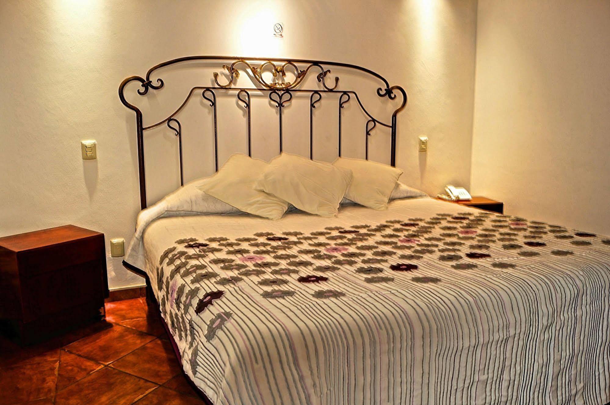 Hotel Meson De Los Remedios Morelia Zewnętrze zdjęcie